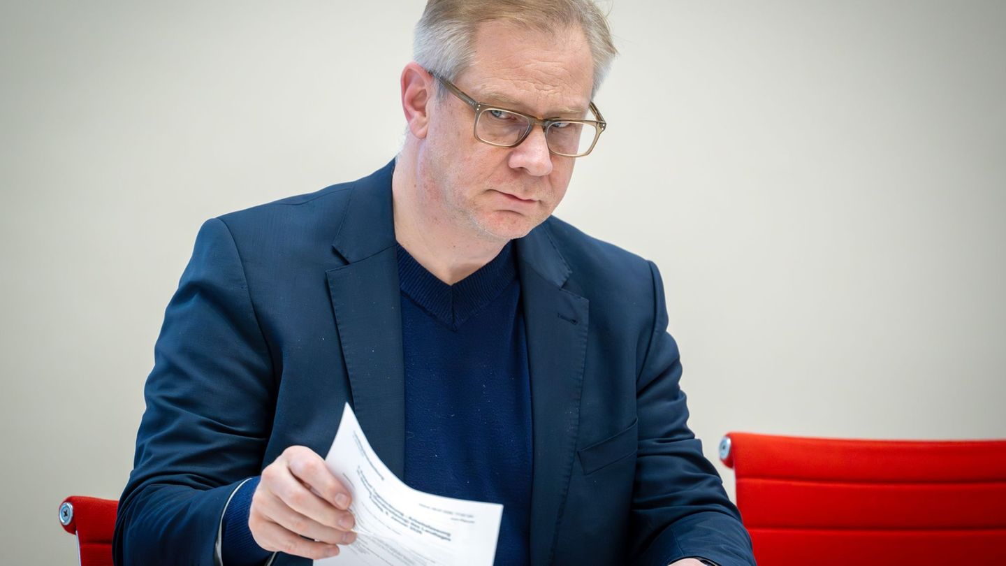 Der Beauftragte gegen Antisemitismus des Landes Brandenburg, Andreas Büttner, hatte 2023 eine Firma mit zwei Bekannten gegründet