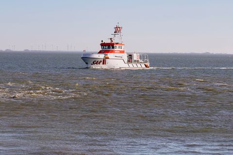 Ein Surfer ist vor Wilhelmshaven aus Seenot gerettet worden. (Symbolfoto) Foto: Frank Molter/dpa