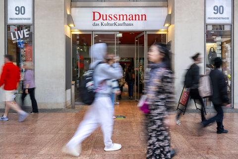 Das Kulturkaufhaus Dussmann in der Friedrichstraße ist auch wirtschaftlich erfolgreich. (Archivfoto) Foto: Soeren Stache/dpa