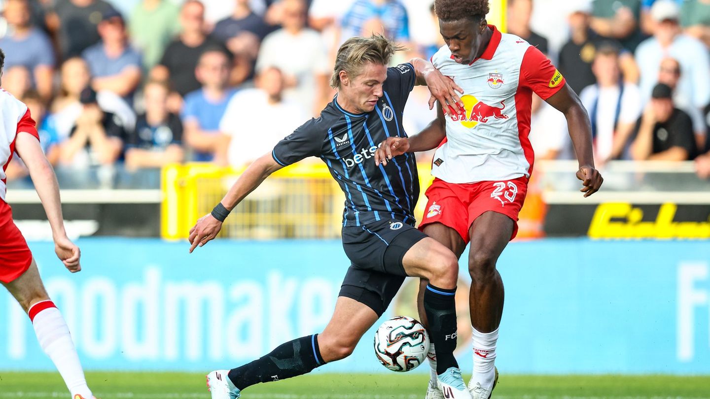 Joane Gadou (rechts, im Salzburger Trikot) ist mit 1,95 Metern ein robuster Innenverteidiger. (Archivbild) Foto: Bruno Fahy/Belg