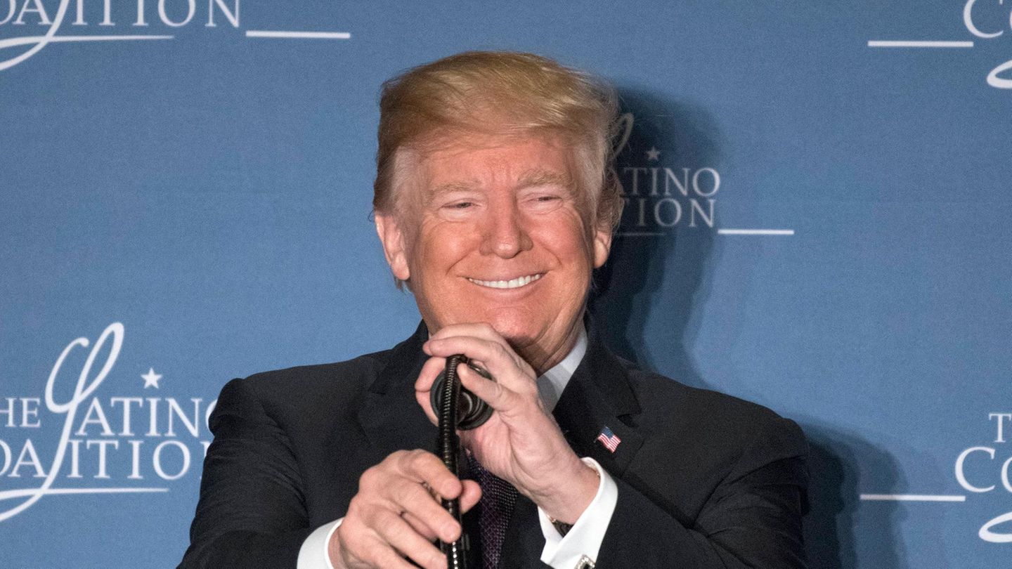 „Die EU ist möglicherweise so schlimm wie China“  Ein großer Fan der Europäischen Union war Trump noch nie. Für ihn rangiert die EU knapp unter China, die Trump ebenfalls als schlimm betitelt.
