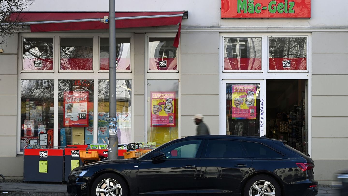 In vielen ostdeutschen Städten gibt es Filialen der Kette Mäc Geiz. Foto: Elisa Schu/dpa