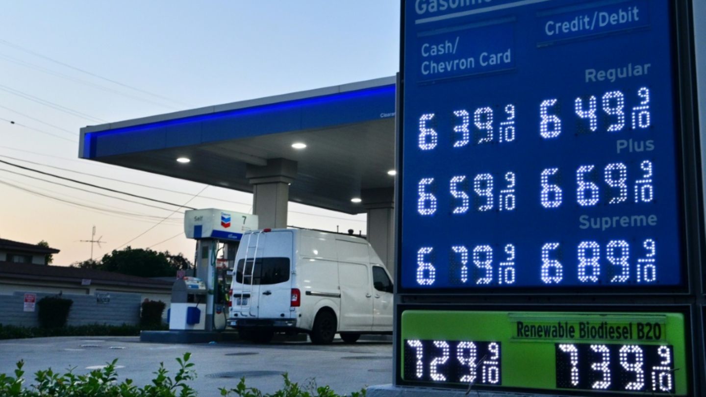 Eine Tankstelle in Monterey Park, Kalifornien