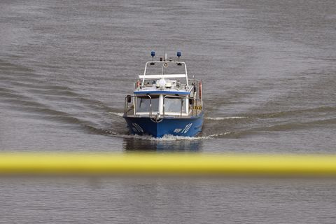 Die Wasserschutzpolizei in Westbrandenburg fährt verstärkte Einsätze am Vatertag. (Symbolbild) Foto: Soeren Stache/dpa-Zentralbi