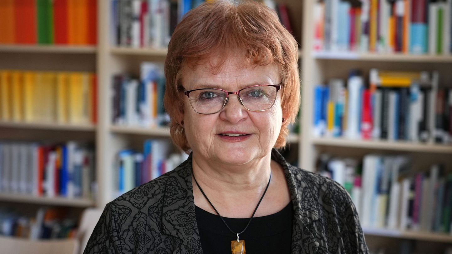 Eine Kommission unter Leitung der Aufarbeitungsbeauftragten Maria Nooke hat einen Bericht zur Prüfung von Stasi-Tätigkeit Brande