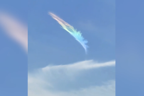 Extrem seltene „Regenbogen-Wolke“ zieht alle Blicke auf sich