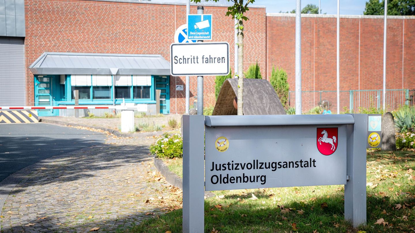 Der wegen 85-fachen Mord verurteilte Niels Högel durfte unter Aufsicht mehrmals das Gefängnis verlassen - die vorgeschriebene In