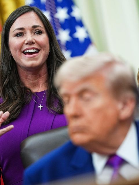 Trump scheint bei Meeting einzunicken