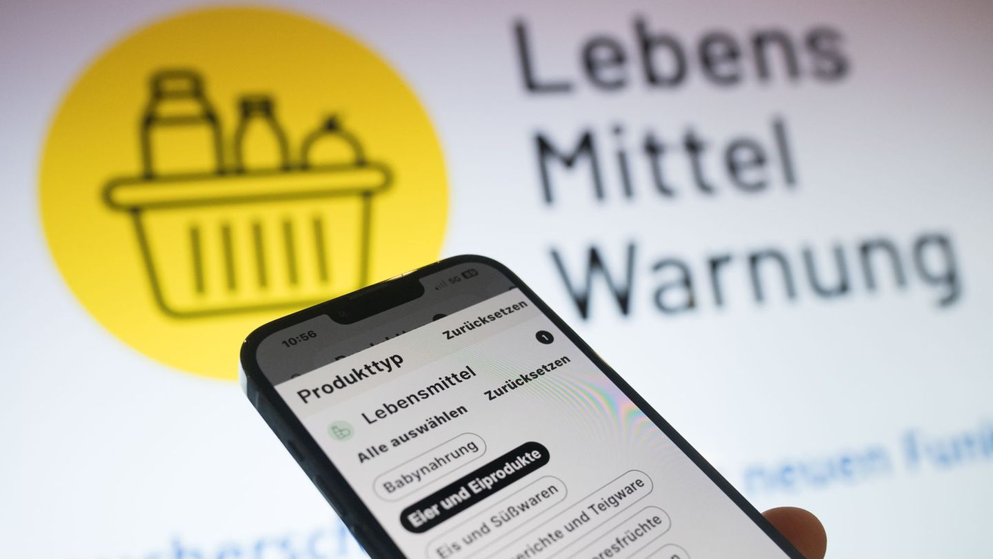 Bei einer Kontrolle wurden Salmonellen in dem Nudelgericht entdeckt. (Symbolbild) Foto: Sebastian Gollnow/dpa