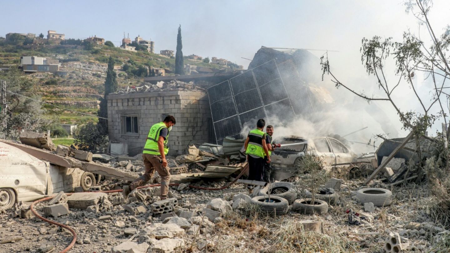 Einschlagstelle in Arnun im südlichen Libanon
