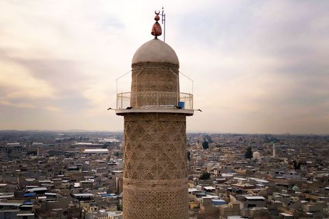 Das schiefe Al-Hadba-Minarett war dem IS ein Dorn im Auge. Von der Terrormiliz zerstört, wurde es in den vergangenen Jahren vollständig restauriert.