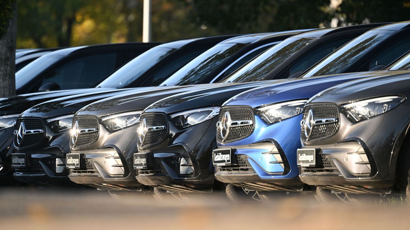 Mercedes-Autohäuser in Berlin und Brandenburg werden verkauft. (Symbolbild) Foto: Bernd Weißbrod/dpa