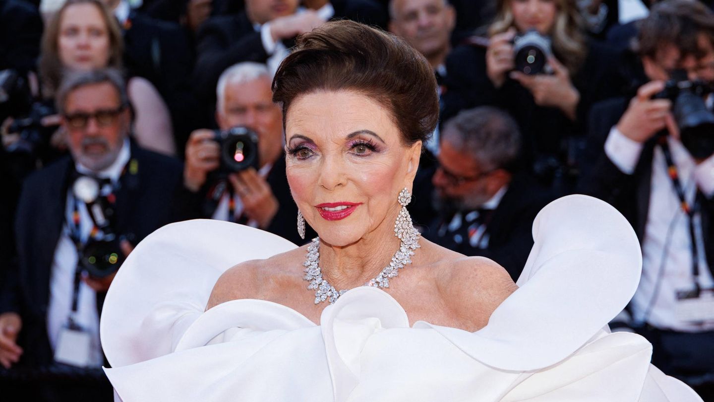 Cannes Joan Collins 1