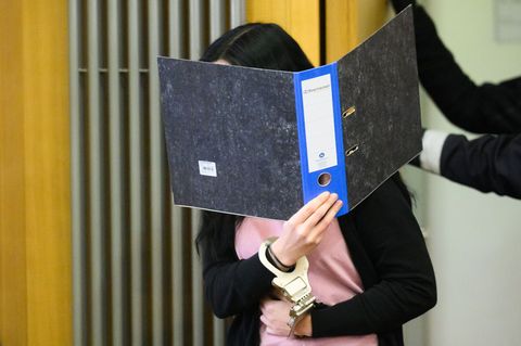 Die Angeklagte wies vor Gericht einen Tötungsplan zurück. (Archivbild) Foto: Julian Stratenschulte/dpa