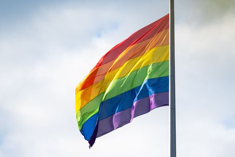 Die Regenbogenflagge steht für Vielfalt und Toleranz hinsichtlich unterschiedlicher sexueller Orientierungen. (Symbolbild) Foto: