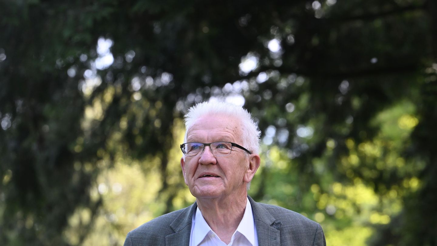 Kretschmann ist studierter Biologe und liebt die Natur - das führte ihn auch zu den Grünen. (Archivbild) Foto: Marijan Murat/dpa