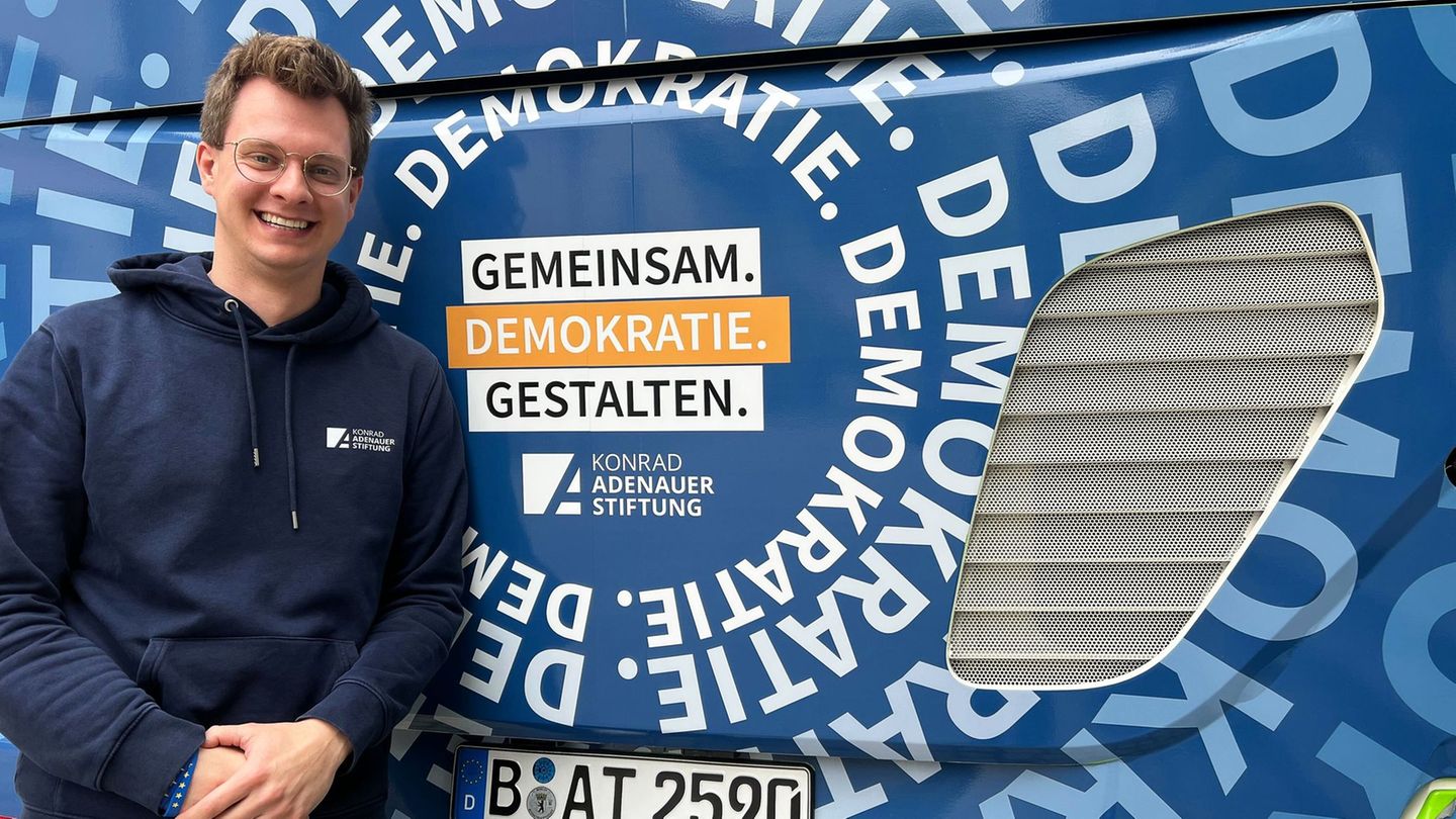 "Wir sind eine Art Druckventil", sagt Konstantin Gerbrich, der die Demokratiegestalter-Tour bei der Adenauer-Stiftung verantwort