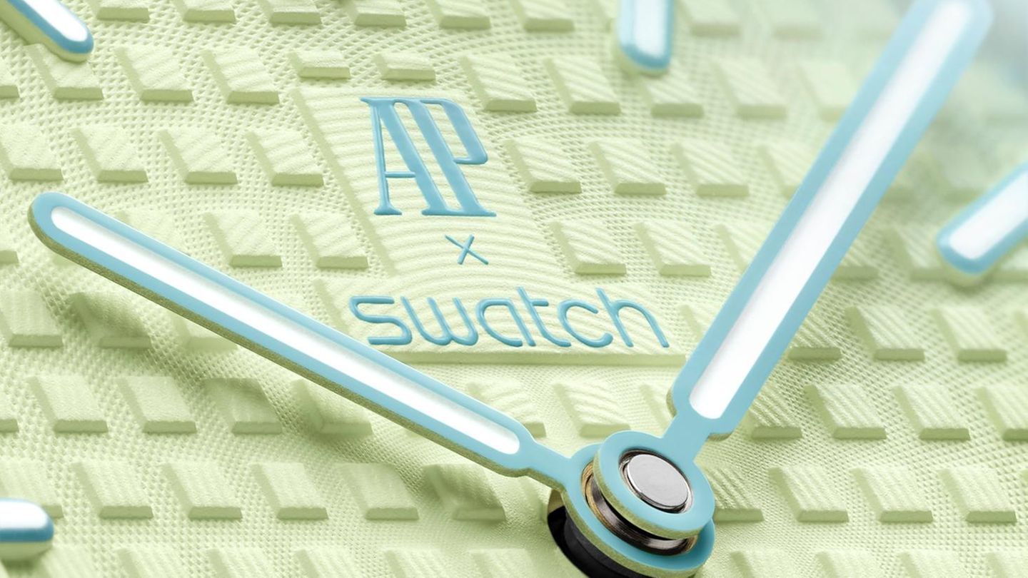 Swatch Audemars Piguet Royal Pop