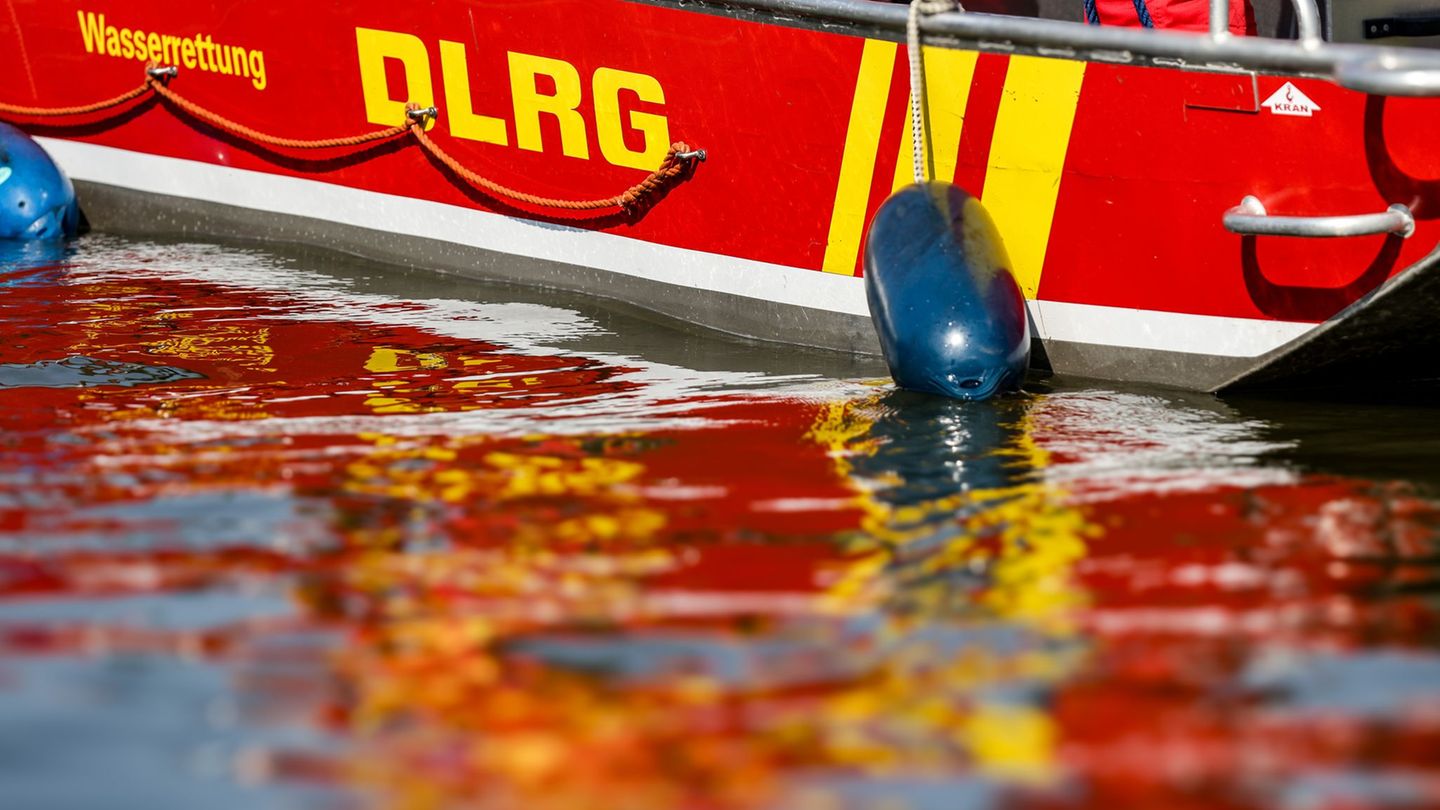 91 Menschenleben haben die ehrenamtlichen Rettungsschwimmer der DLRG in MV zuletzt gerettet. (Symbolbild) Foto: Christoph Reichw