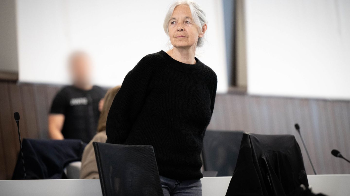 Im Prozess gegen die ehemalige RAF-Terroristin Daniela Klette wegen Raubüberfällen hat das Plädoyer der Verteidigung begonnen. F