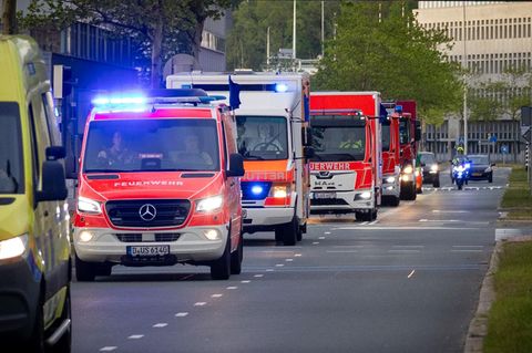 Eine Kontaktperson wurde nach Düsseldorf ins Uniklinikum gebracht. Eine Woche später kommt sie in ein Krankenhaus ihrer Heimatre