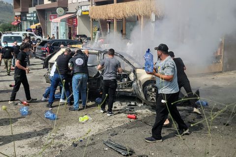 Ein bei den jüngsten Angriffen getroffenes Auto im Libanon