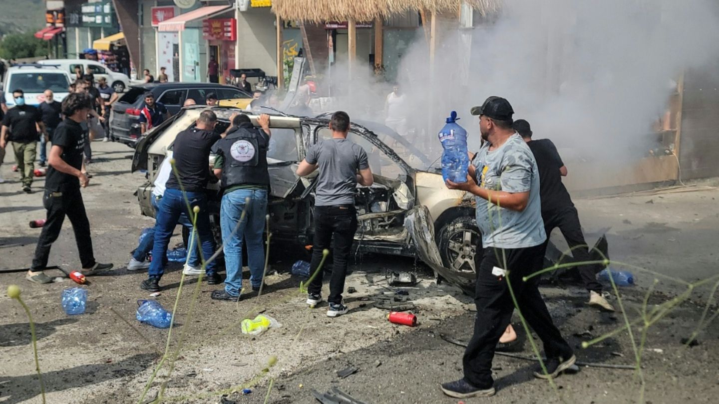 Ein bei den jüngsten Angriffen getroffenes Auto im Libanon