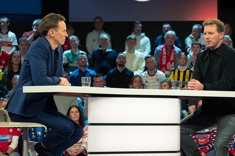 Jochen Breyer und Bundestrainer Julian Nagelsmann (r.) im "aktuellen sportstudio" im Dezember 2023.