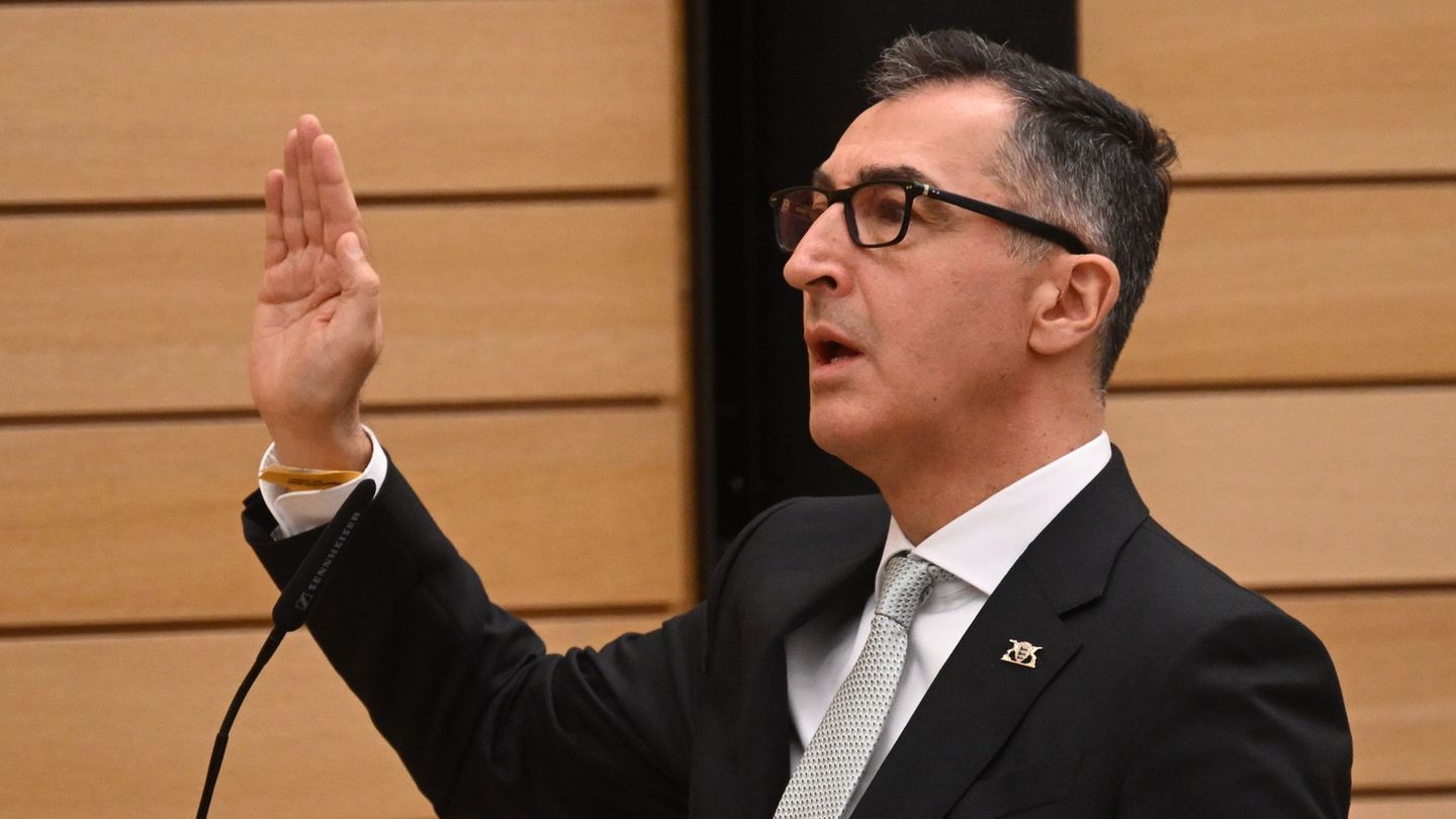 Der neue Ministerpräsident bekam nicht alle Stimmen seiner Koalition. Foto: Marijan Murat/dpa