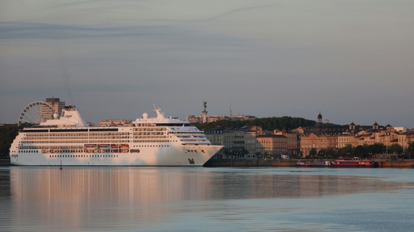 Achivbild eines Kreuzfahrtschiffes in Bordeaux