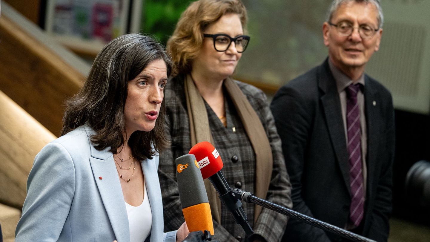 Es sei derzeit schwer zu sagen, wann das Gebäude wieder öffnen kann, sagt die Präsidentin der Universität. Foto: Fabian Sommer/d