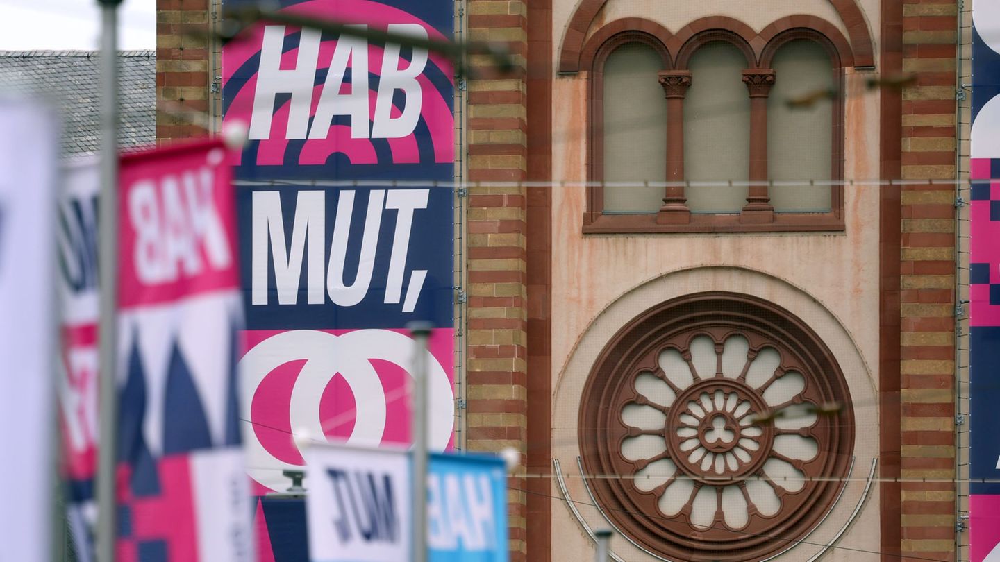 Um die 900 Veranstaltungen sind geplant. Foto: Karl-Josef Hildenbrand/dpa