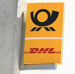 Die Postbank am Schweriner Marienplatz bietet künftig keine Post-Dienstleistungen mehr an. Die Stadtverwaltung kritisiert das. (