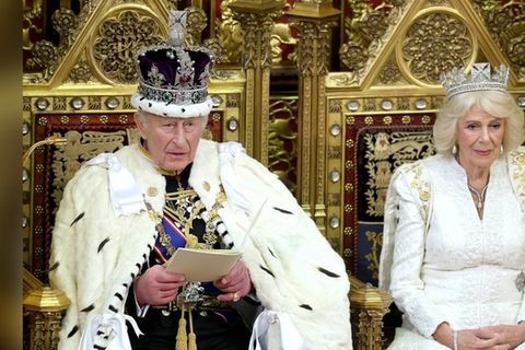 König Charles und Königin Camilla während der traditionsreichen King's Speech.