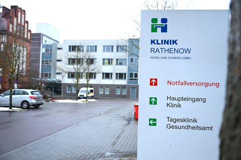 Ein Kinderarzt der Havelland-Kliniken wird wegen sexuellen Missbrauchs angeklagt. (Archivbild) Foto: Elisa Schu/dpa