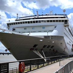 Das Kreuzfahrtschiff „Ambition“ in Bordeaux