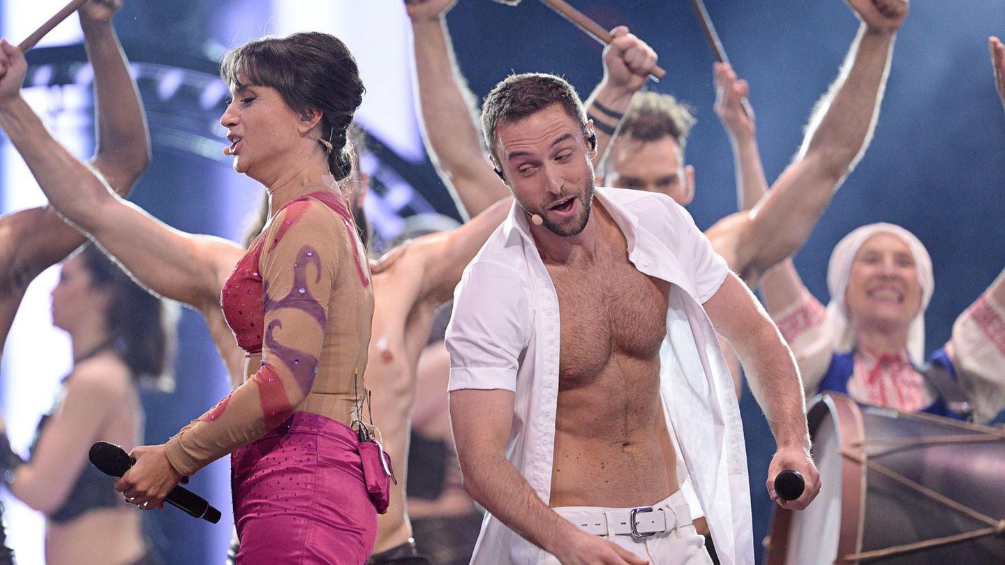 Måns Zelmerlöw und Petra Mede beim ESC-Finale in Stockholm 2016. (Archivbild) Foto: picture alliance / dpa