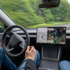 Es ist in Europa das erste Shuttle-Projekt, bei dem Teslas mit der Software "Full Self-Driving (Überwacht)" fahren (Archivbild)