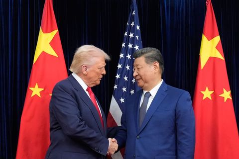 Trump und Xi treffen erneut aufeinander (Archivbild). Foto: Mark Schiefelbein/AP/dpa