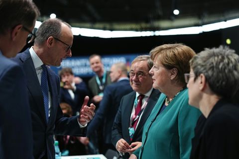 Merz und Merkel (im Februar in Stuttgart)