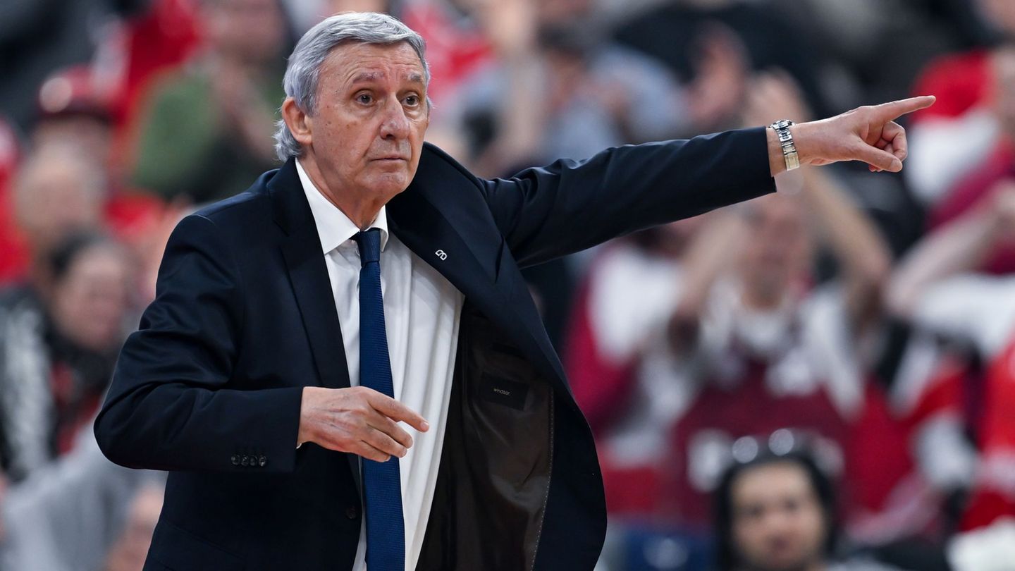 Svetislav Pesic geht in seine letzten Playoffs als Trainer. (Archivbild) Foto: Sven Hoppe/dpa