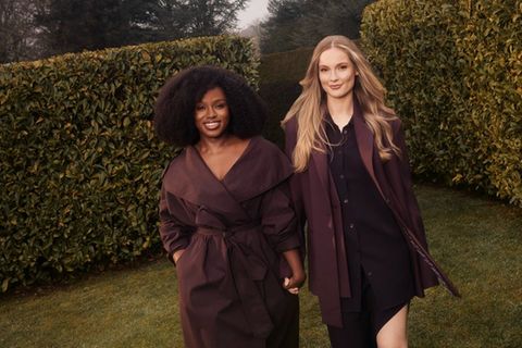 Francesca Bridgerton (Hannah Dodd, rechts) und Michaela Stirling (Masali Baduza) stehen im Zentrum der fünften "Bridgerton"-St