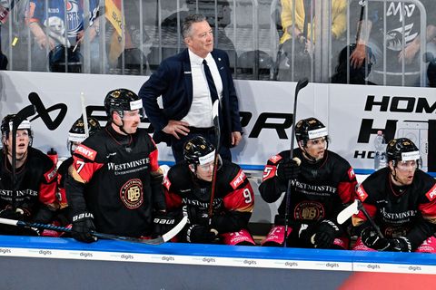 Nach zwei Enttäuschungen bei der WM 2025 und Olympia 2026 steht auch Bundestrainer Harold Kreis mehr unter Beobachtung. (Archivb