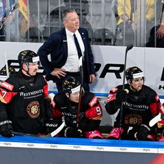 Nach zwei Enttäuschungen bei der WM 2025 und Olympia 2026 steht auch Bundestrainer Harold Kreis mehr unter Beobachtung. (Archivb