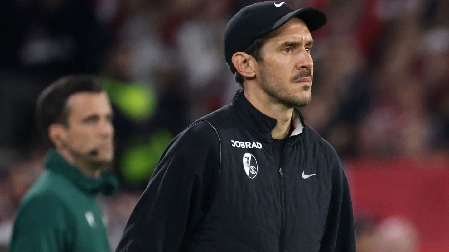 Erst einmal steht das Heimspiel gegen Leipzig an: für Trainer Julian Schuster und seine Freiburger. (Archivbild) Foto: Philipp v