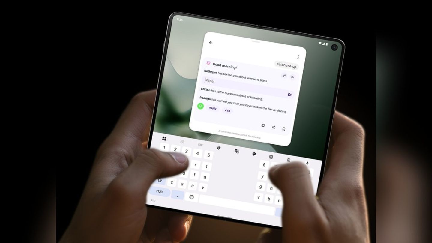 Foldables wie das Motorola Razr Fold weichen die Grenzen zwischen Smartphone und Tablet auf.