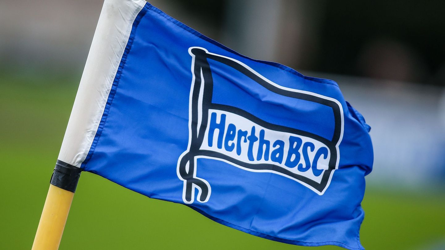 Die Hertha bindet einen Jugendspieler an den Club. (Symbolbild) Foto: Andreas Gora/dpa