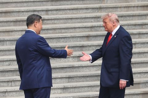 Trump trifft auf Xi. Foto: Maxim Shemetov/Pool Reuters/AP/dpa