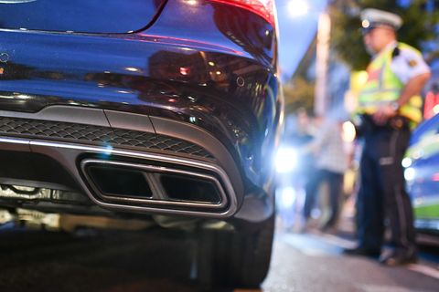 Die Polizei führten umfangreiche Verkehrskontrollen durch. (Archivbild) Foto: Uwe Anspach/dpa