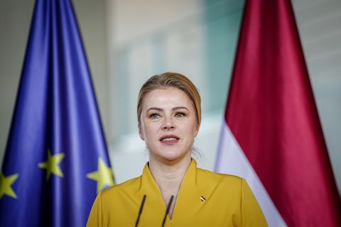 Siliņa bei einer Pressekonferenz. Foto: Kay Nietfeld/dpa